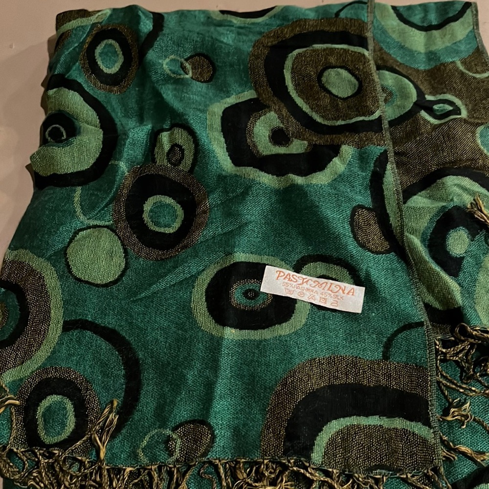 Green pattern pashmina silk scarf with tassels